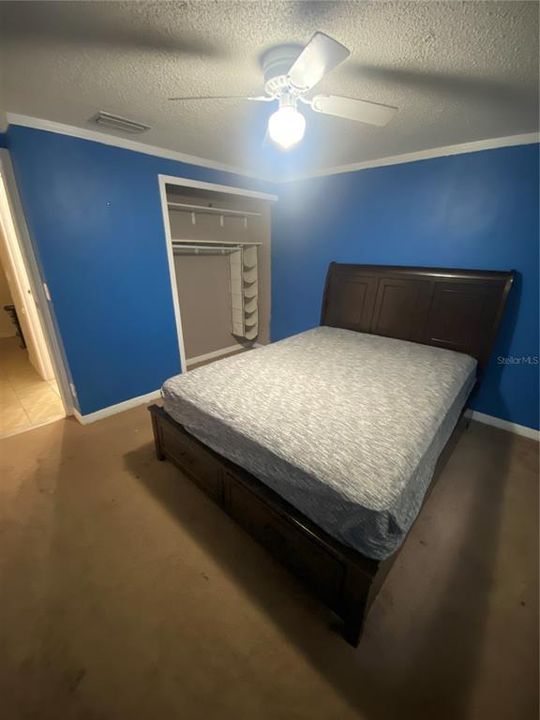 На продажу: $137,500 (2 спален, 1 ванн, 830 Квадратных фут)