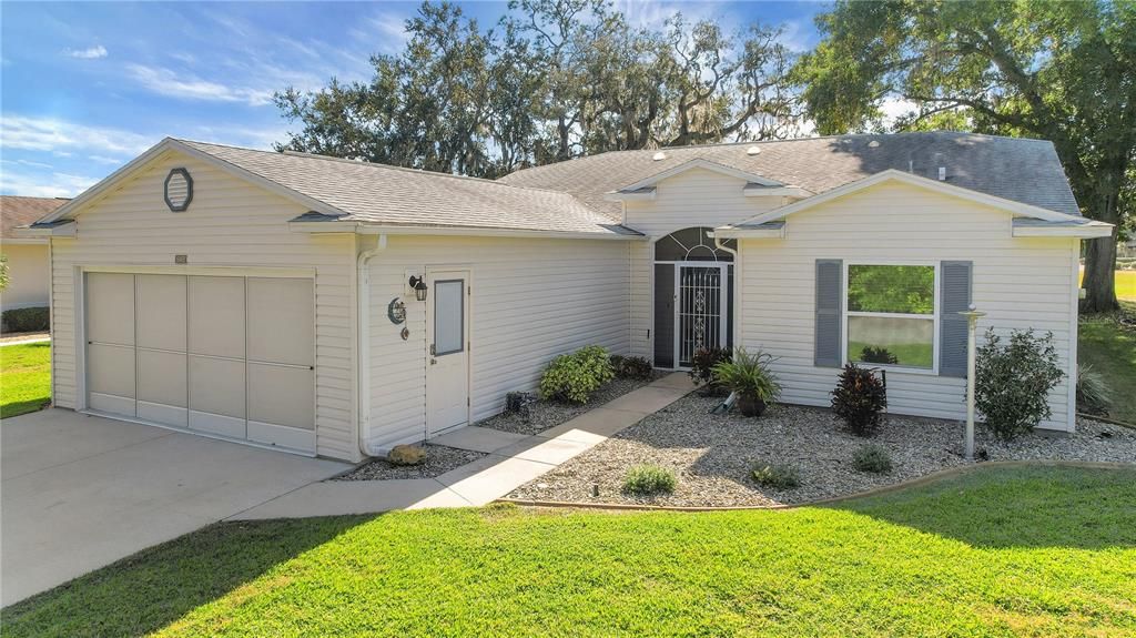 For Sale: $369,900 (3 beds, 2 baths, 1999 Square Feet)