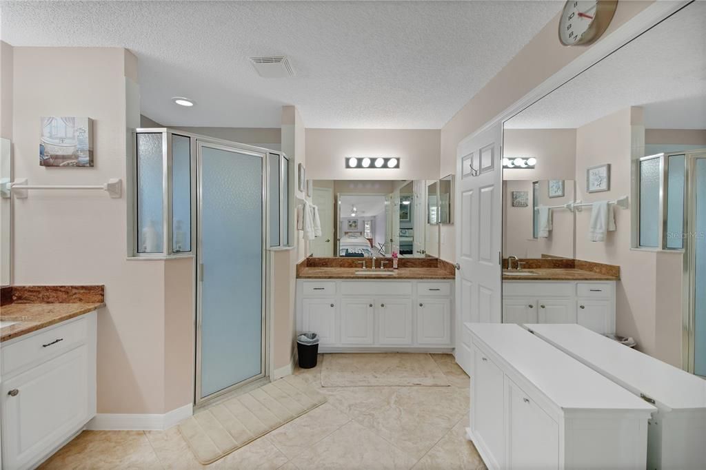 For Sale: $369,900 (3 beds, 2 baths, 1999 Square Feet)