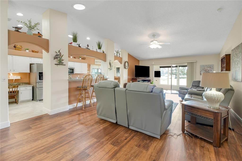 For Sale: $369,900 (3 beds, 2 baths, 1999 Square Feet)