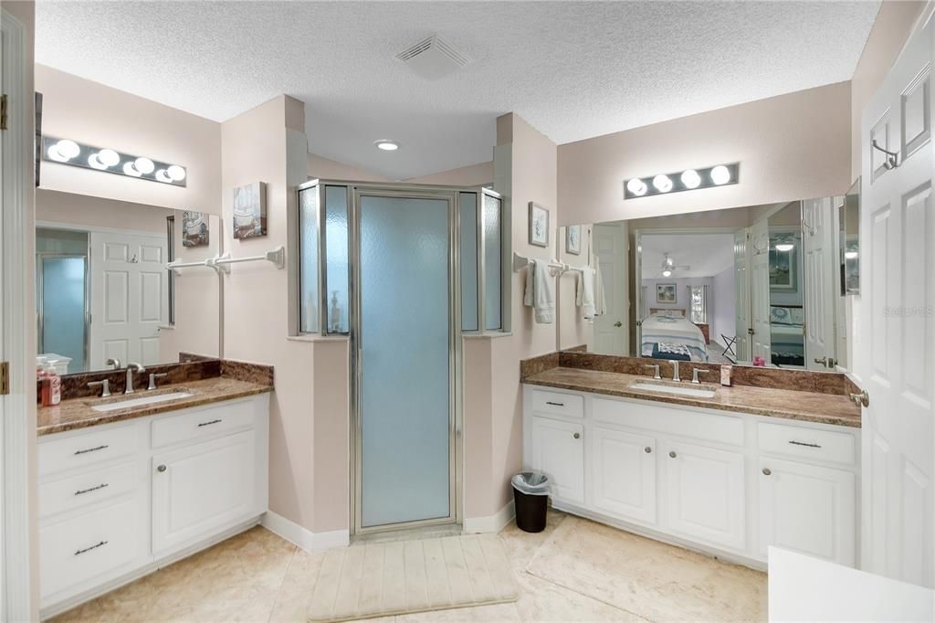 For Sale: $369,900 (3 beds, 2 baths, 1999 Square Feet)