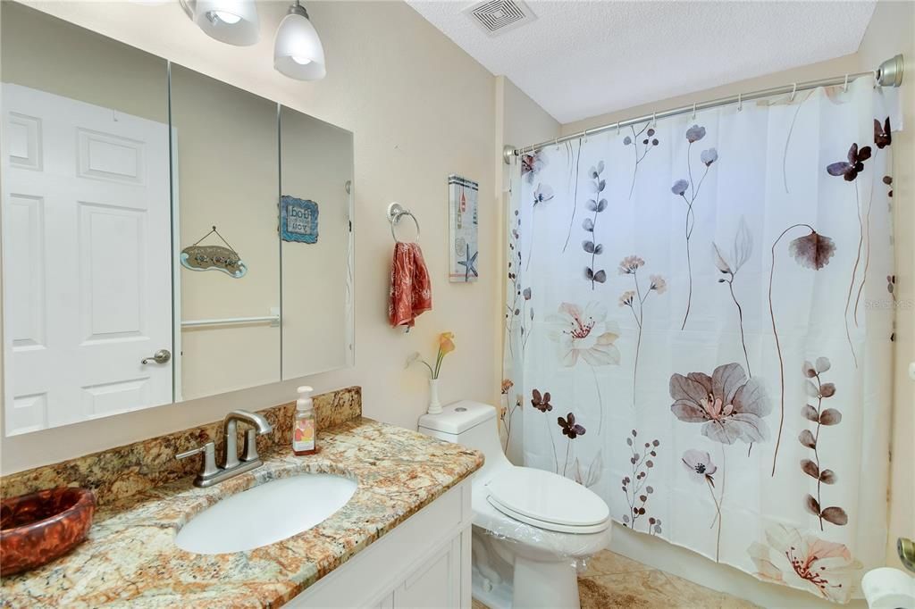 For Sale: $369,900 (3 beds, 2 baths, 1999 Square Feet)