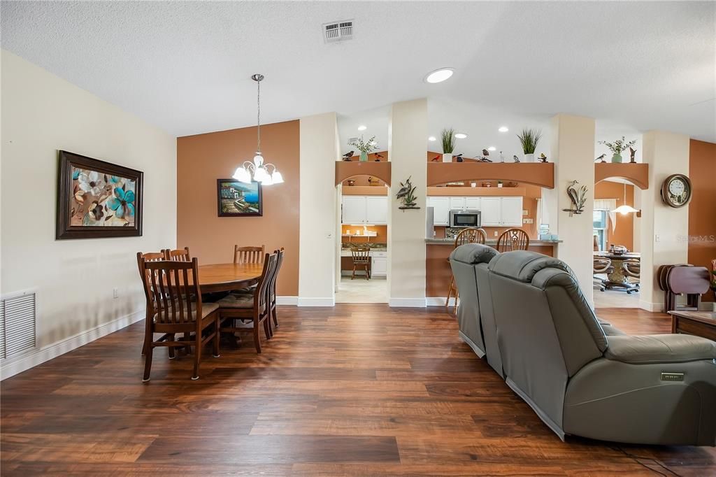 For Sale: $369,900 (3 beds, 2 baths, 1999 Square Feet)