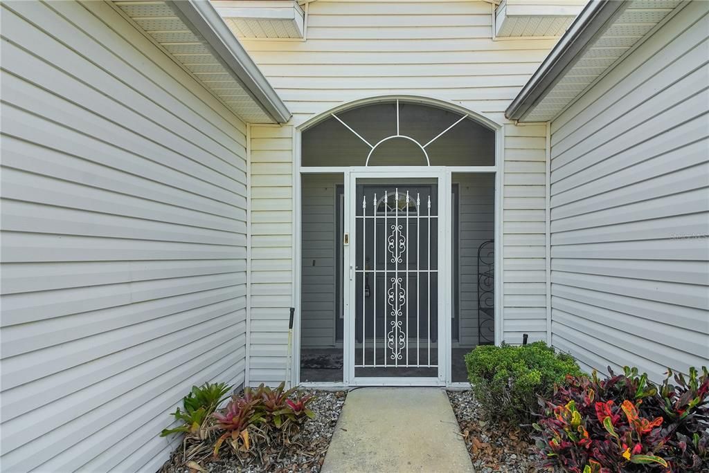 For Sale: $369,900 (3 beds, 2 baths, 1999 Square Feet)