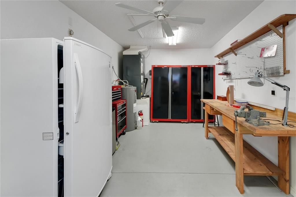 For Sale: $369,900 (3 beds, 2 baths, 1999 Square Feet)