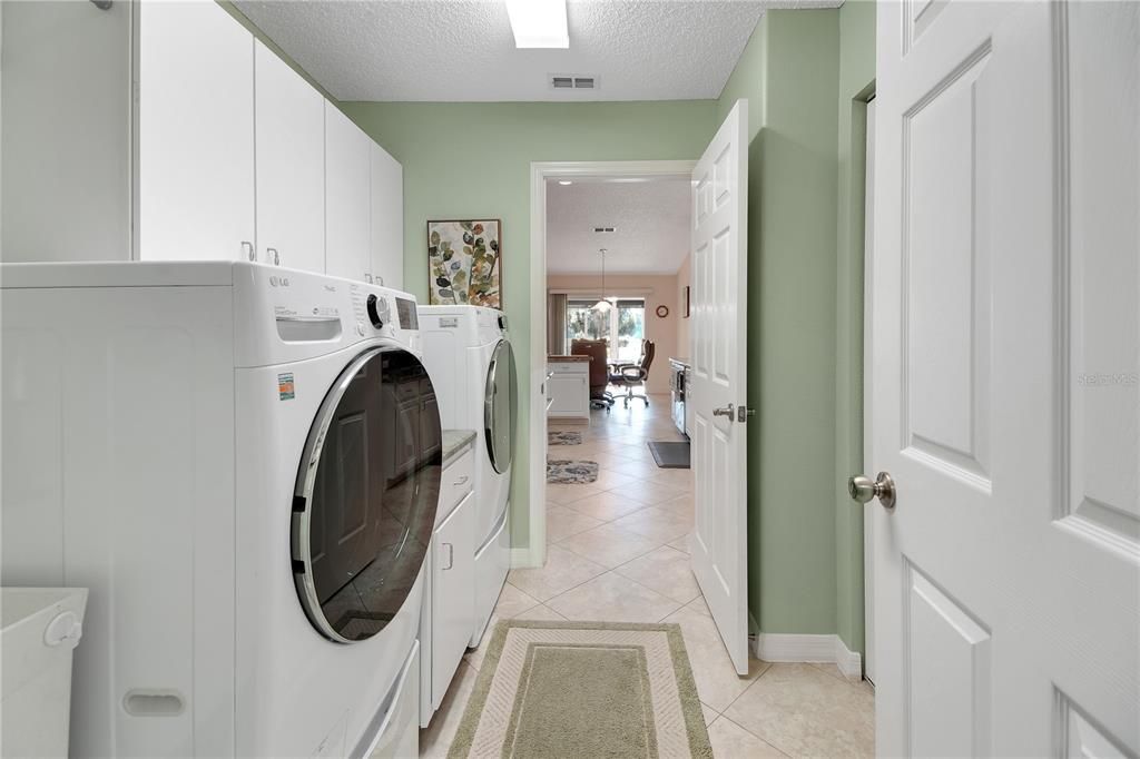 For Sale: $369,900 (3 beds, 2 baths, 1999 Square Feet)