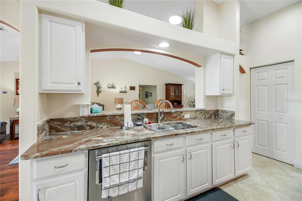 For Sale: $369,900 (3 beds, 2 baths, 1999 Square Feet)