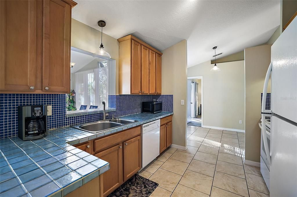 出租: $2,350 (3 贝兹, 2 浴室, 1587 平方英尺)