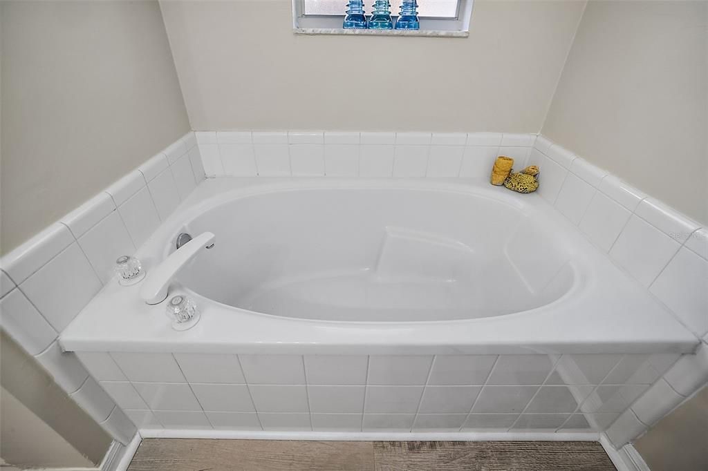 出租: $2,350 (3 贝兹, 2 浴室, 1587 平方英尺)