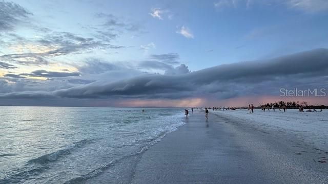 Active With Contract: $959,000 (4 beds, 2 baths, 3369 Square Feet)