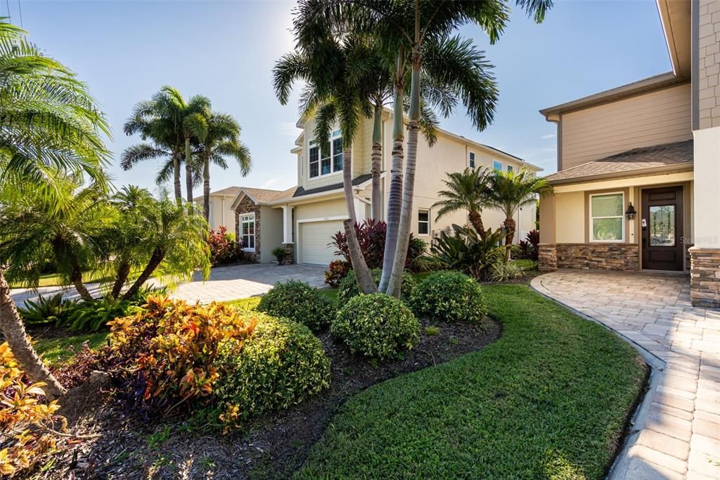 Active With Contract: $959,000 (4 beds, 2 baths, 3369 Square Feet)