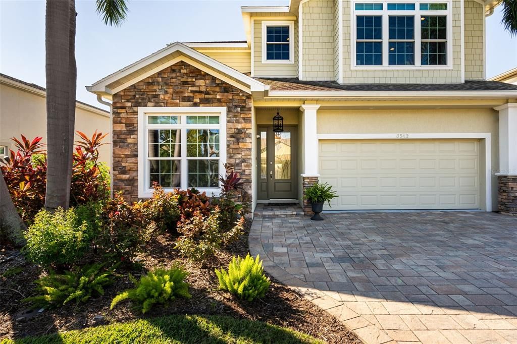 Active With Contract: $959,000 (4 beds, 2 baths, 3369 Square Feet)