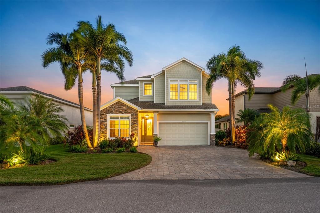 Active With Contract: $959,000 (4 beds, 2 baths, 3369 Square Feet)