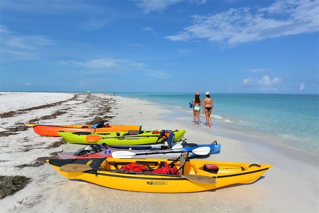 Active With Contract: $959,000 (4 beds, 2 baths, 3369 Square Feet)