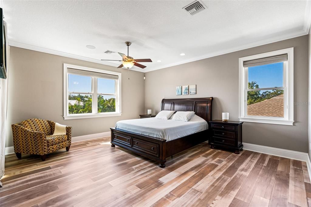 Active With Contract: $959,000 (4 beds, 2 baths, 3369 Square Feet)