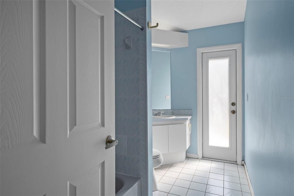 Под контрактом: $314,900 (3 спален, 2 ванн, 1894 Квадратных фут)