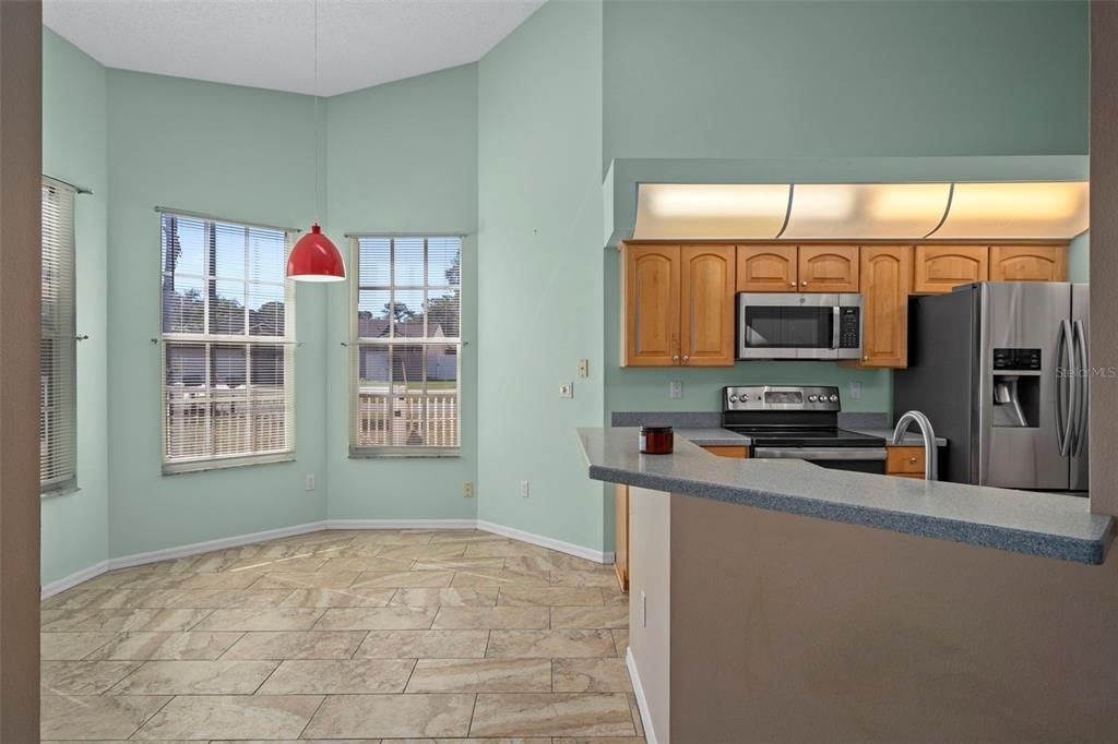 Под контрактом: $314,900 (3 спален, 2 ванн, 1894 Квадратных фут)