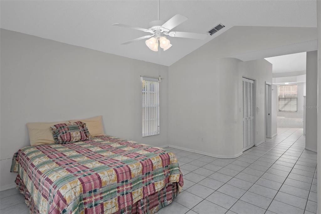 Под контрактом: $314,900 (3 спален, 2 ванн, 1894 Квадратных фут)