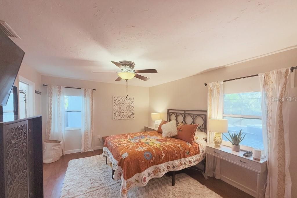 For Sale: $849,997 (3 beds, 2 baths, 1663 Square Feet)