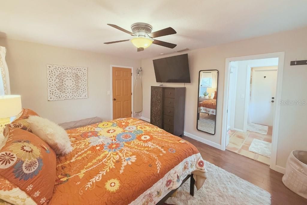 For Sale: $849,997 (3 beds, 2 baths, 1663 Square Feet)