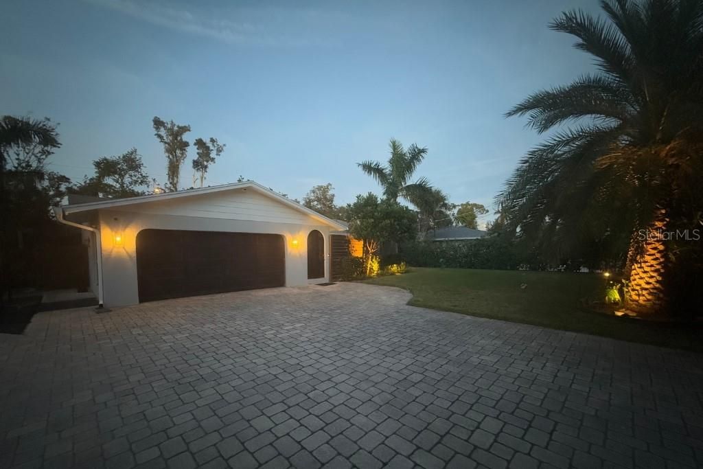 For Sale: $849,997 (3 beds, 2 baths, 1663 Square Feet)