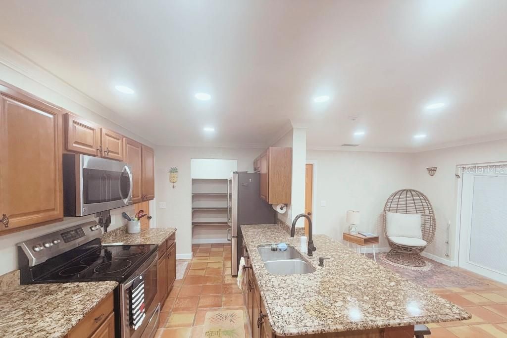 For Sale: $849,997 (3 beds, 2 baths, 1663 Square Feet)