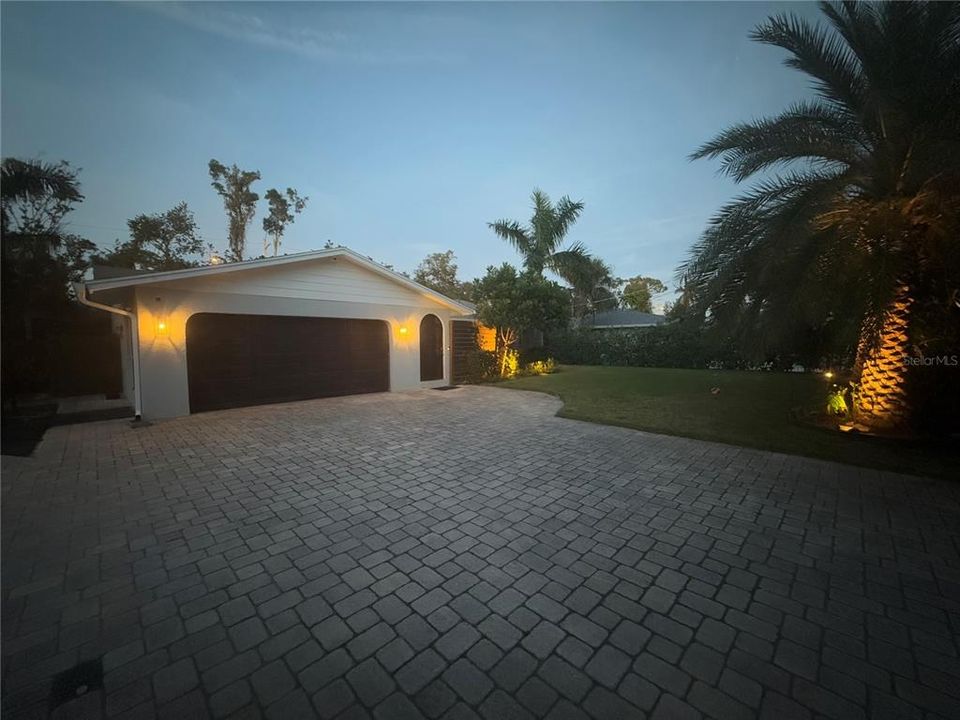 For Sale: $849,997 (3 beds, 2 baths, 1663 Square Feet)