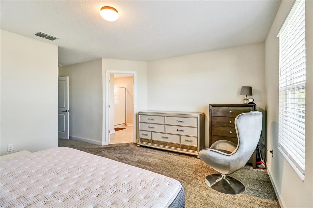 For Sale: $565,000 (4 beds, 3 baths, 2475 Square Feet)