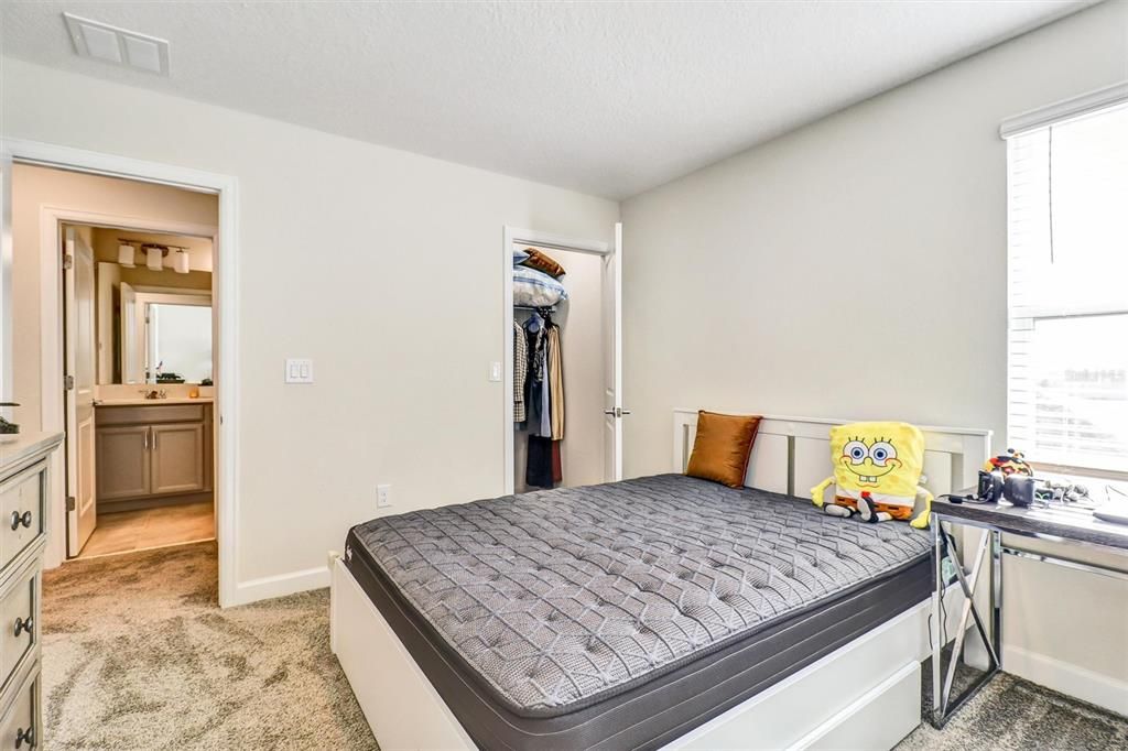 For Sale: $565,000 (4 beds, 3 baths, 2475 Square Feet)