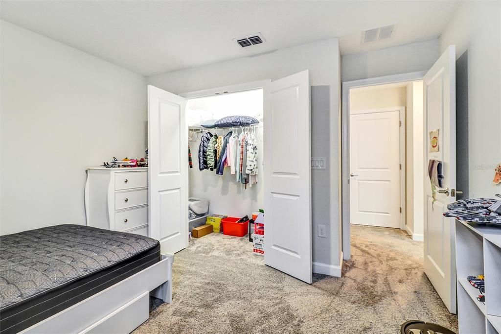 For Sale: $565,000 (4 beds, 3 baths, 2475 Square Feet)