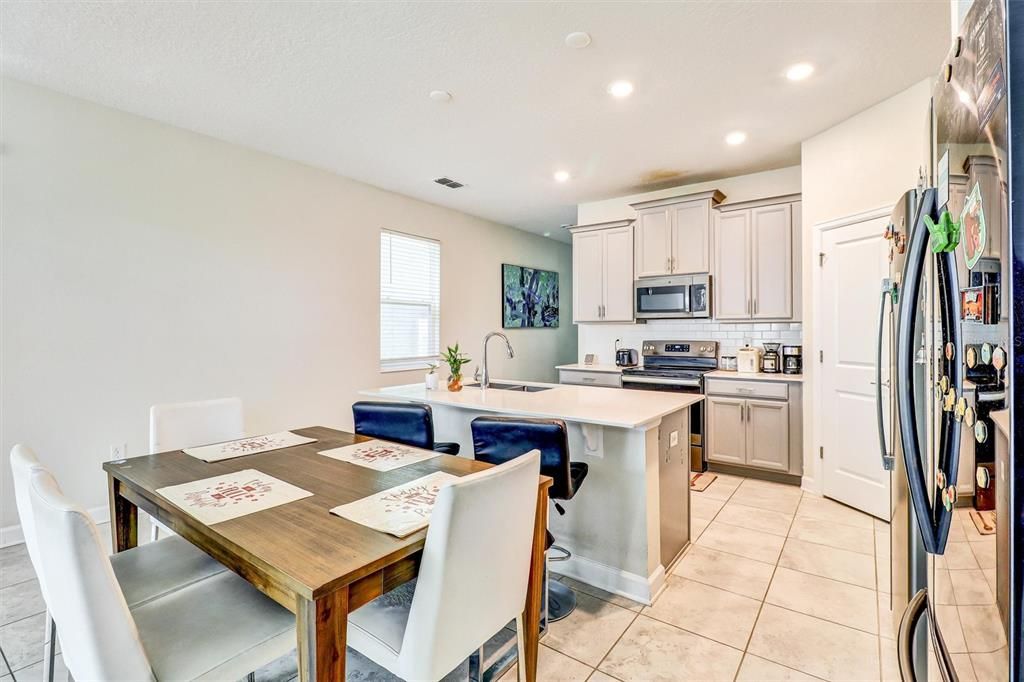 For Sale: $565,000 (4 beds, 3 baths, 2475 Square Feet)