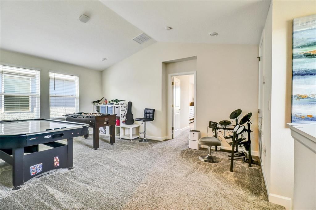 For Sale: $565,000 (4 beds, 3 baths, 2475 Square Feet)