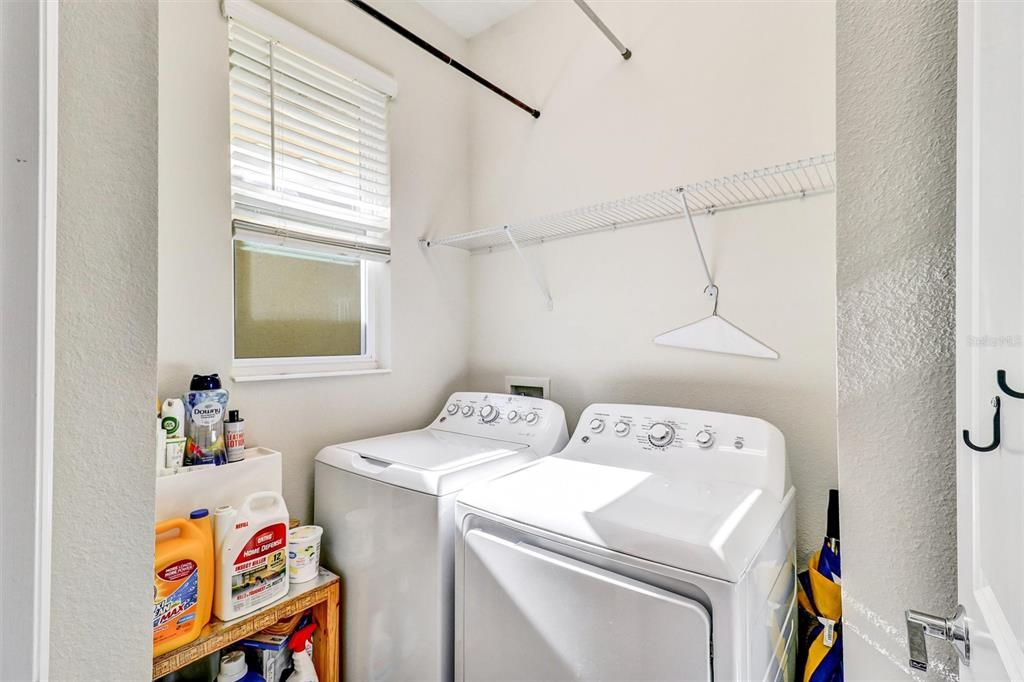 For Sale: $565,000 (4 beds, 3 baths, 2475 Square Feet)