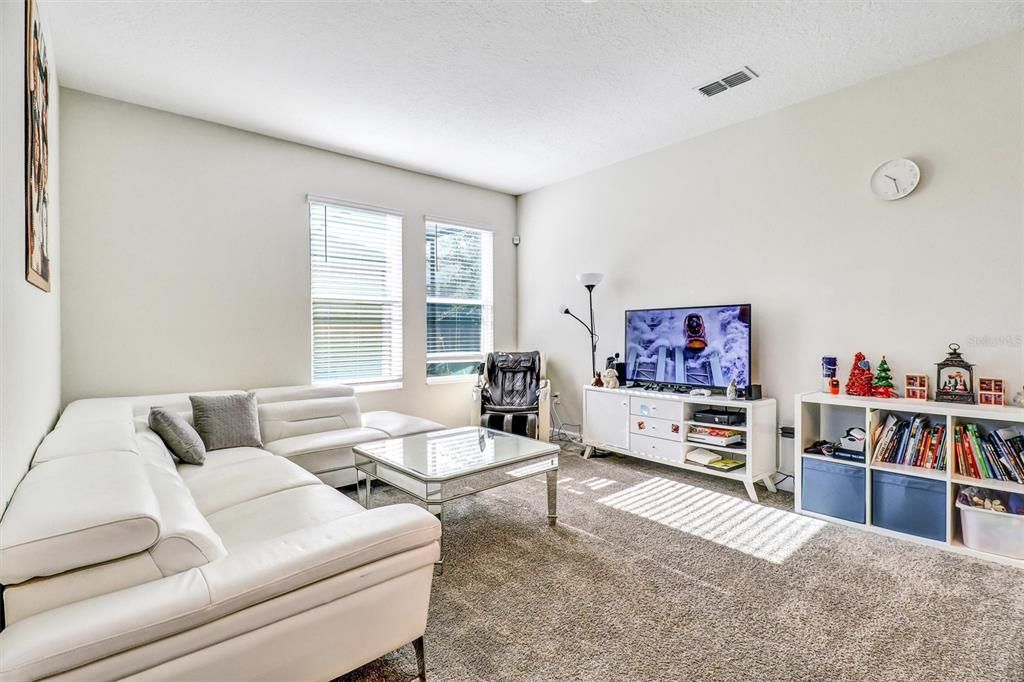 For Sale: $565,000 (4 beds, 3 baths, 2475 Square Feet)