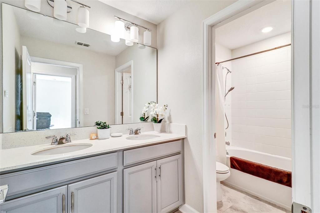 For Sale: $565,000 (4 beds, 3 baths, 2475 Square Feet)