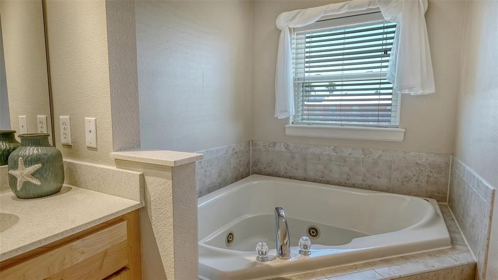 For Sale: $1,219,000 (3 beds, 2 baths, 1722 Square Feet)