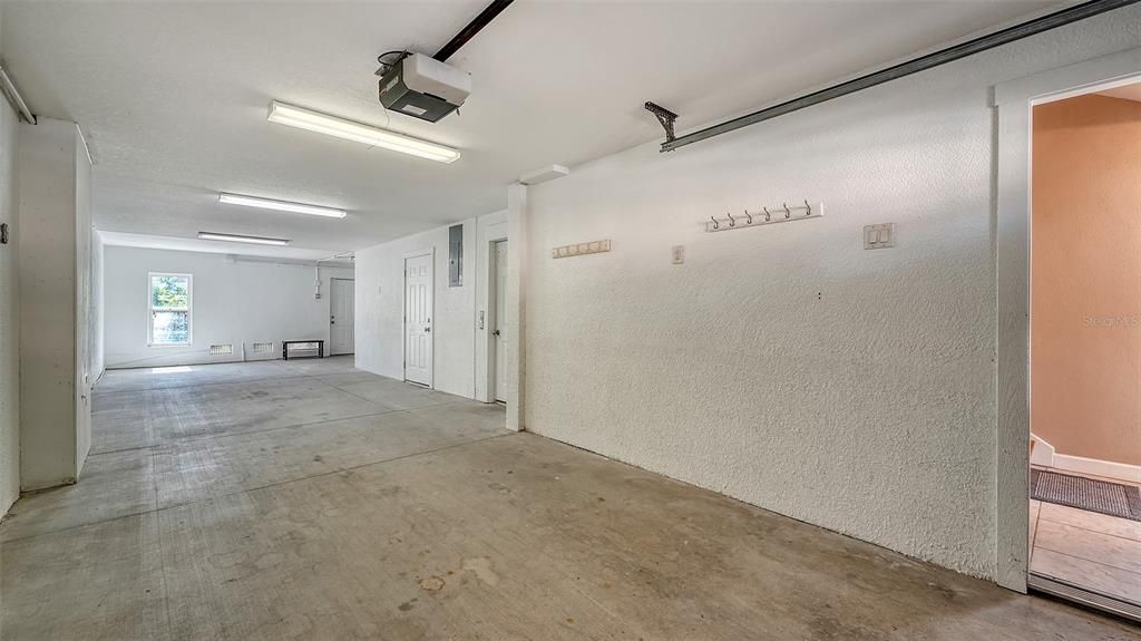 For Sale: $1,219,000 (3 beds, 2 baths, 1722 Square Feet)