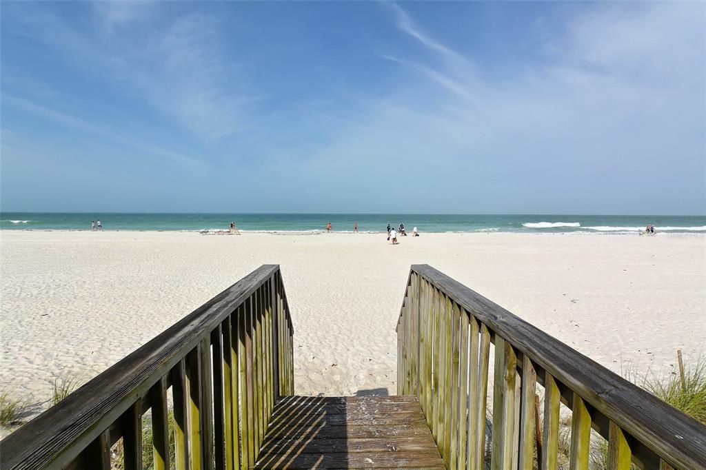 For Sale: $1,219,000 (3 beds, 2 baths, 1722 Square Feet)