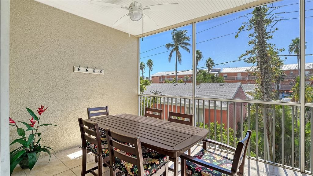 For Sale: $1,219,000 (3 beds, 2 baths, 1722 Square Feet)