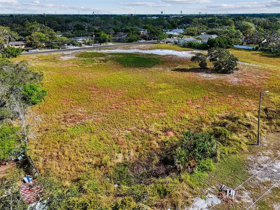 待售: $1,525,000 (4.38 acres)