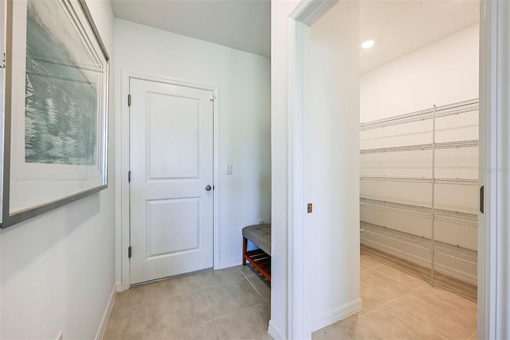 合同活跃: $401,000 (4 贝兹, 3 浴室, 2303 平方英尺)