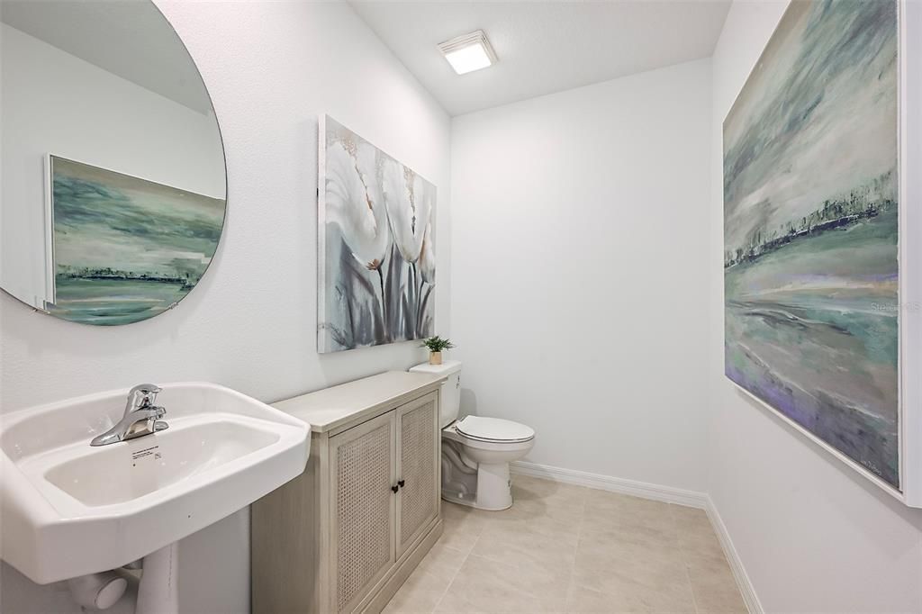 合同活跃: $401,000 (4 贝兹, 3 浴室, 2303 平方英尺)