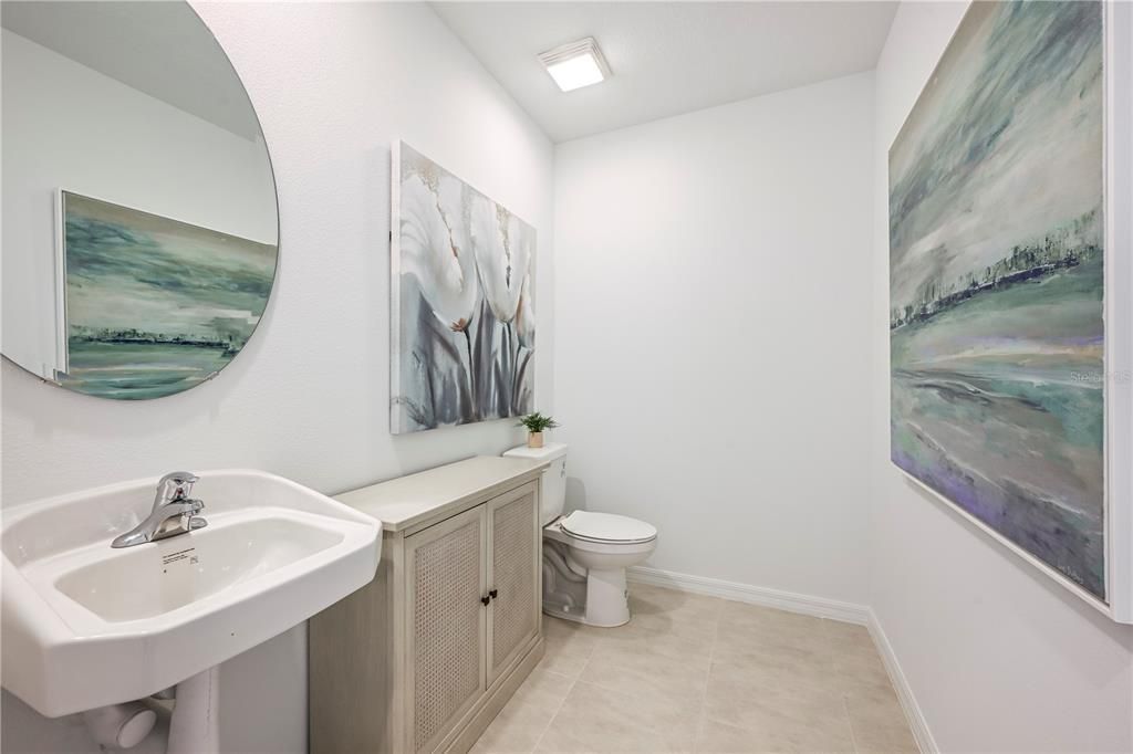 合同活跃: $401,000 (4 贝兹, 3 浴室, 2303 平方英尺)