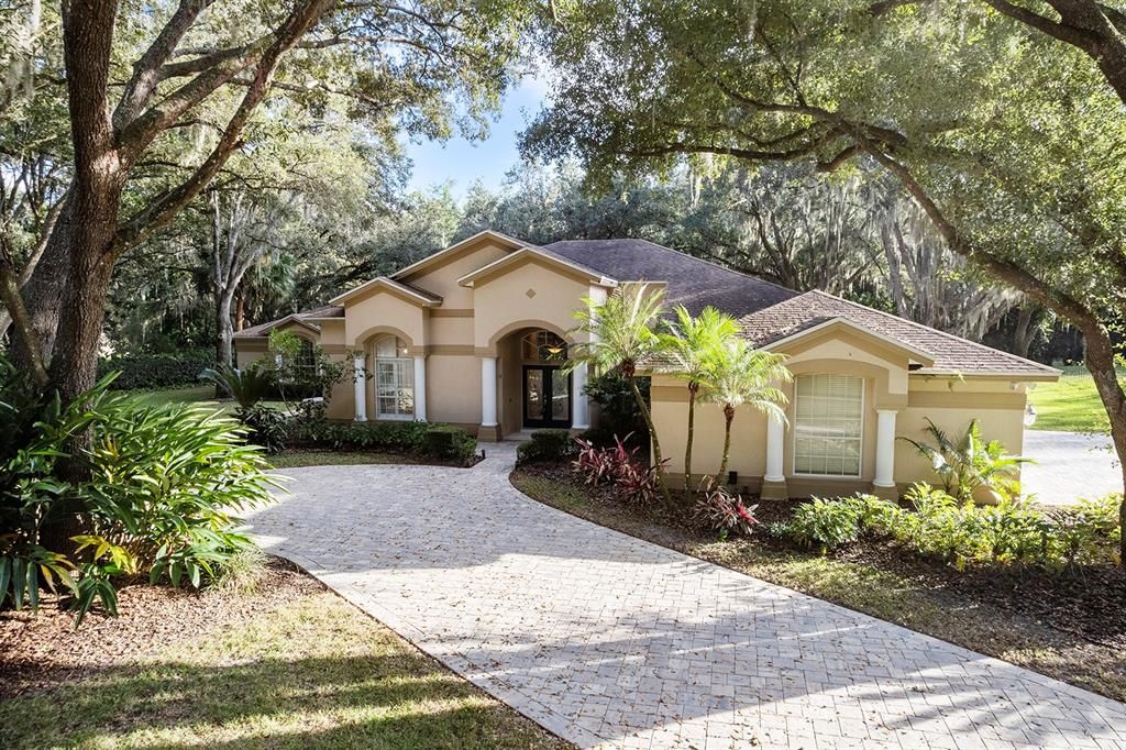 Active With Contract: $850,000 (4 beds, 3 baths, 2655 Square Feet)