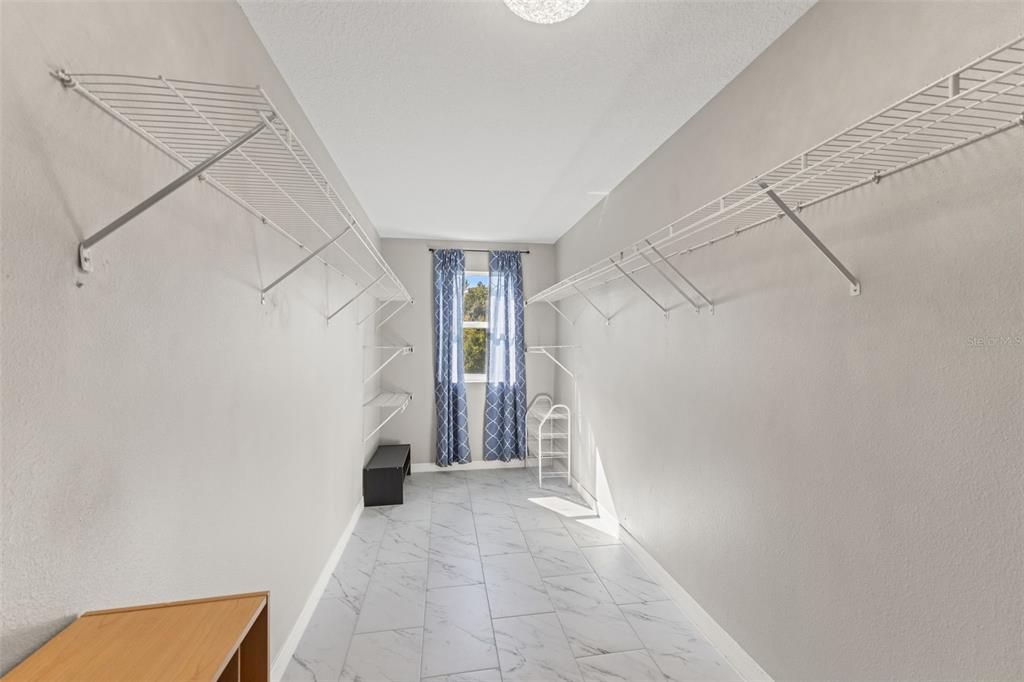 En Renta: $4,500 (5 camas, 3 baños, 4481 Pies cuadrados)