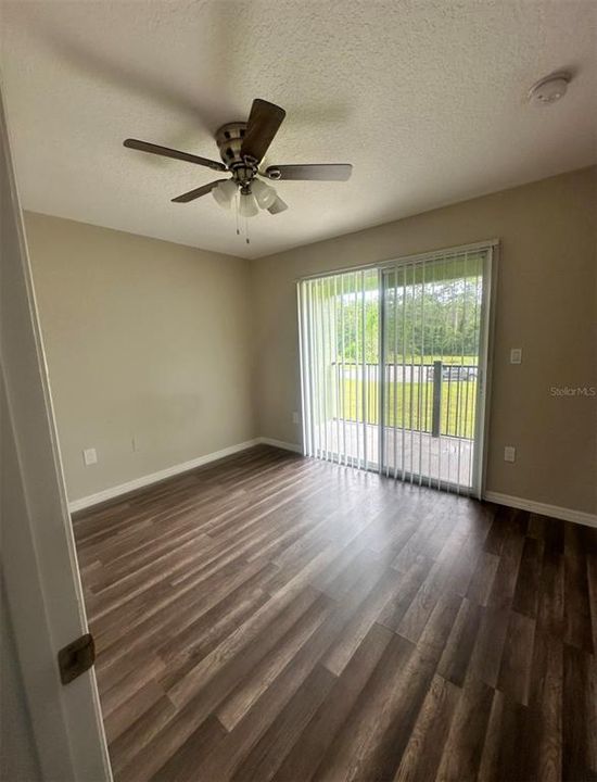 出租: $2,200 (3 贝兹, 2 浴室, 1643 平方英尺)