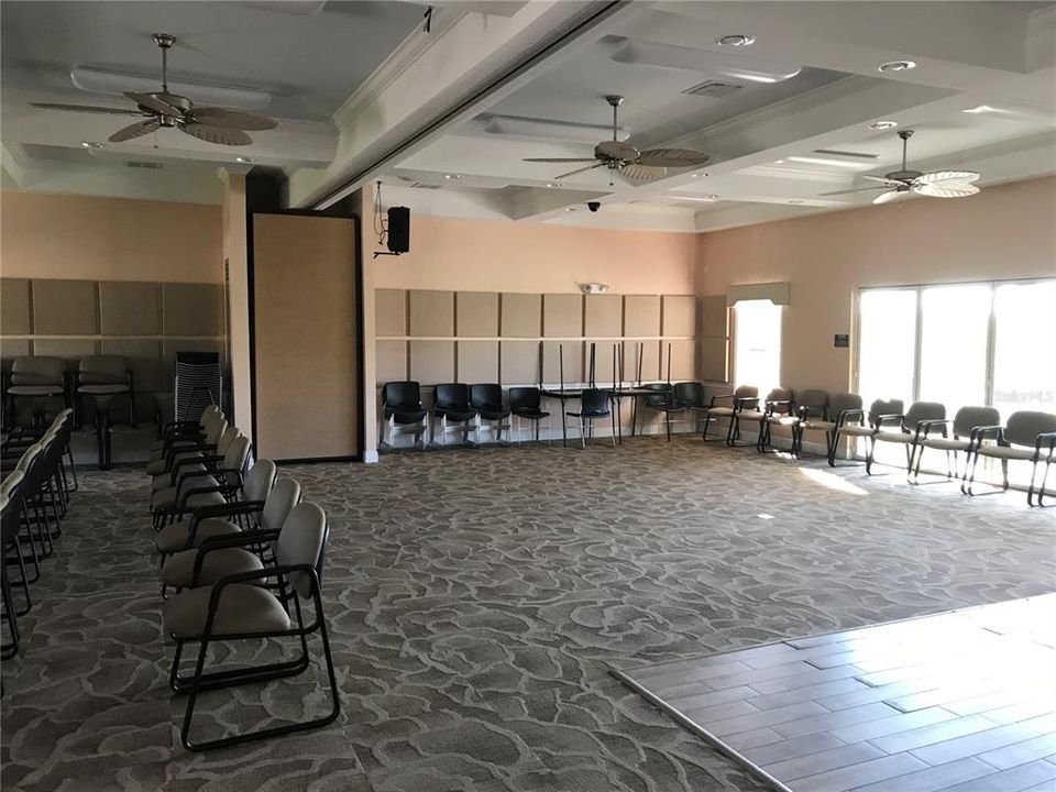 Под контрактом: $300,000 (2 спален, 2 ванн, 1069 Квадратных фут)