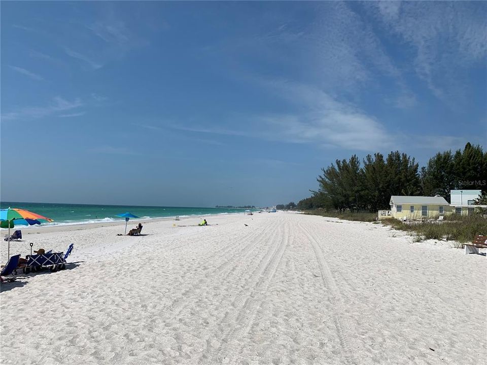 Под контрактом: $300,000 (2 спален, 2 ванн, 1069 Квадратных фут)