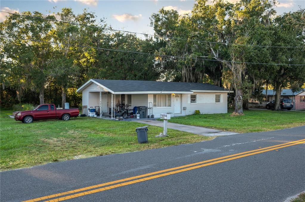 合同活跃: $199,000 (3 贝兹, 1 浴室, 912 平方英尺)