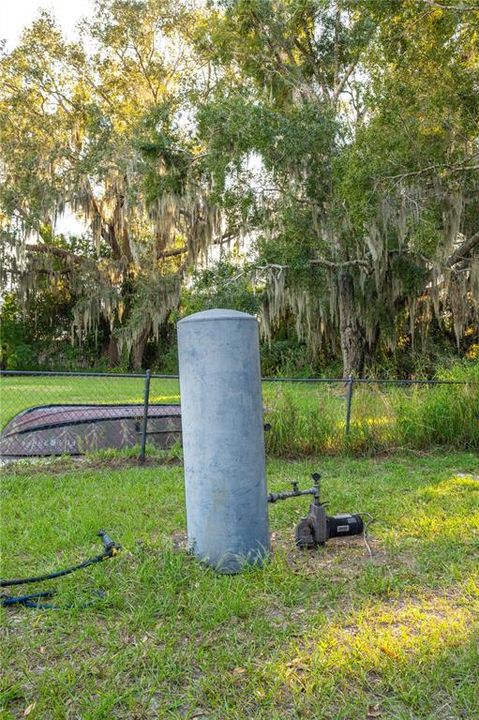 合同活跃: $199,000 (3 贝兹, 1 浴室, 912 平方英尺)